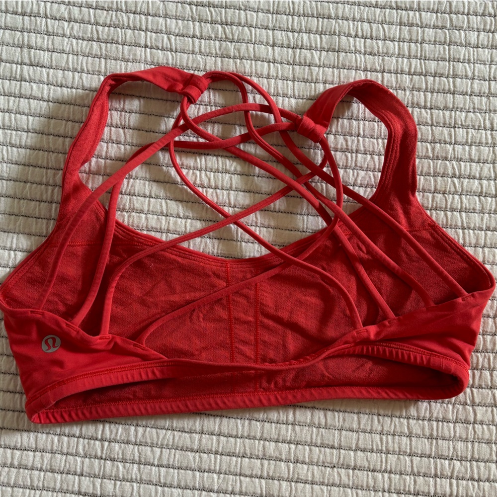 Lululemon Free To Be Wild Bra size 6- bright red